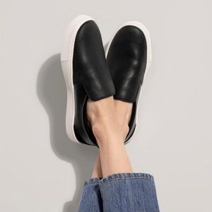 Tom’s Women’s TRVL LITE Leather Slip-On Shoe Size 10